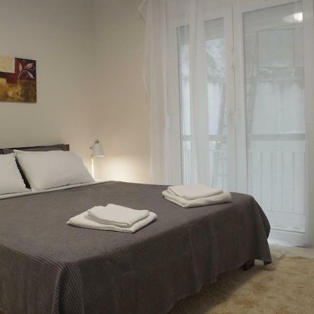 Modern Apartment, Excellent And Vibrant Location!! Афины Экстерьер фото